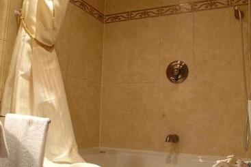هتل Les Diplomates B&b Executive Guest House