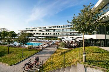 Отель Novi Resort