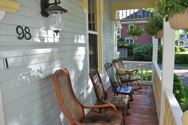 هتل Summerside Inn Bed And Breakfast