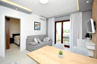 هتل Villa Fani