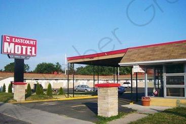 Eastcourt Motel