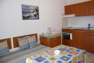 Irinoula Apartments