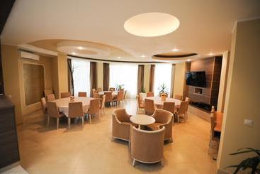 تختخواب و صبحانه Bruxelles Guesthouse Craiova