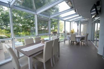 تختخواب و صبحانه Bruxelles Guesthouse Craiova