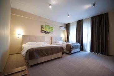 تختخواب و صبحانه Bruxelles Guesthouse Craiova