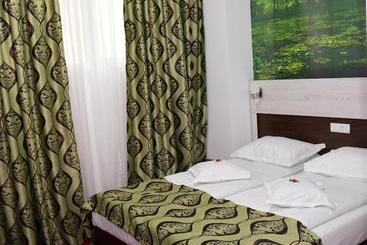 Hotel Hostel Orhideea