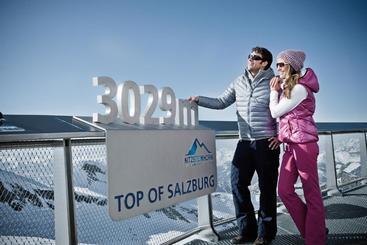 هتل Ski And Golf Resort Zell Am See