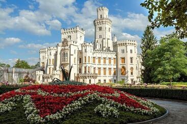 Отель Cade