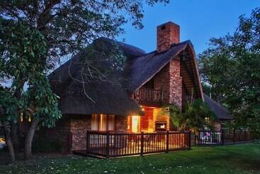 ホテル Cambalala   Luxury Units   In Kruger Park Lodge   Serviced Daily, Free Wi Fi