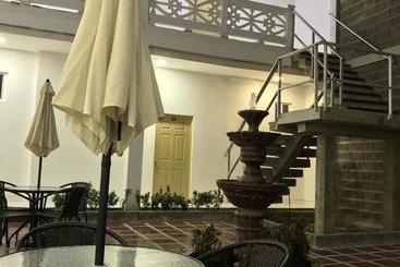هتل Boutique High Park