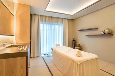 Hotel Pine Cliffs Ocean Suites, A Luxury Collection Resort & Spa, Algarve