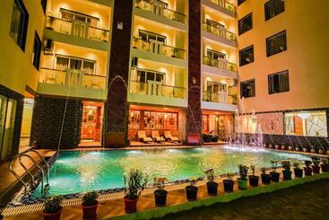 בית מלון כפרי New Unique Inn