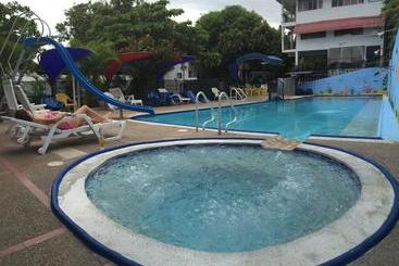 هتل Campestre Sanvalay Inn