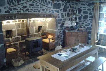 تختخواب و صبحانه Chambre D'hôtes La Maison De Barrouze