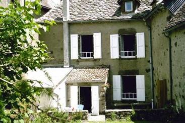 تختخواب و صبحانه Chambre D'hôtes La Maison De Barrouze