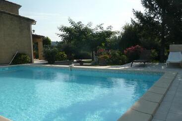 Bed and Breakfast Chambres D Hôtes Climatisées Avec Cuisine D été Villa Gour Du Peyrol