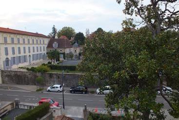 مبيت وإفطار Le Trianon De Salies