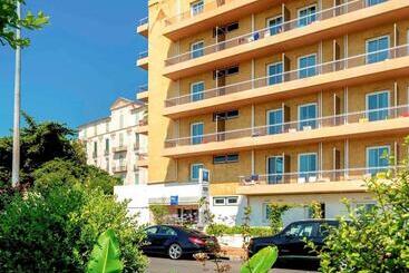 فندق Ibis Budget Menton Bord De Mer