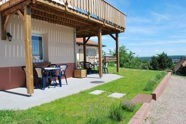 تختخواب و صبحانه Chambres D'hôtes Les Vignes