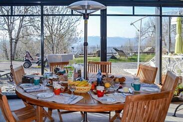 ベッドアンドブレックファースト Château Serigues