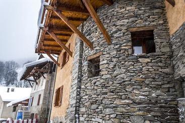تختخواب و صبحانه La Portette Chambres D Hôtes