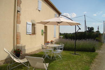 تختخواب و صبحانه L Oustal D Adele Proche Canal Du Midi Et Moissac