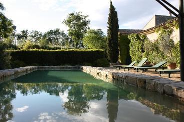 تختخواب و صبحانه Maison D'hôtes Mas De Barbut