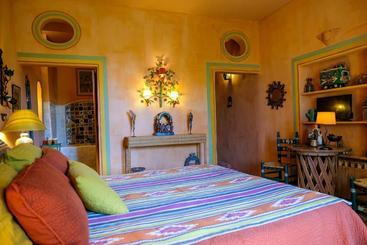تختخواب و صبحانه Maison D'hôtes Mas De Barbut