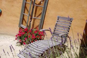 تختخواب و صبحانه La Maison De Marguerite