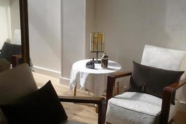 تختخواب و صبحانه Chambres D Hôtes Les Capucins