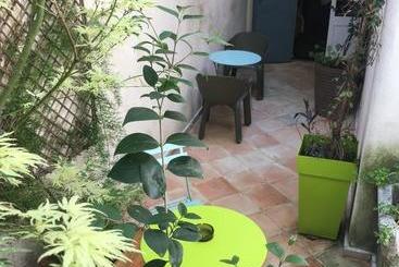 تختخواب و صبحانه Le Rayon Vert