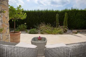 تختخواب و صبحانه Chambres D'hôtes & Spa Cannes- Mougins Villa Stéphanie
