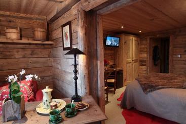 هتل Les Chalets Hôtel De La Croix Fry