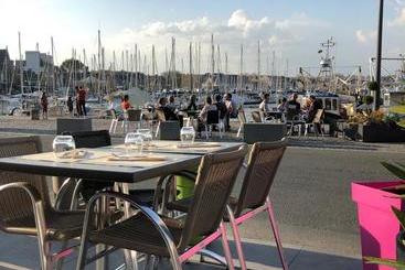 هتل Hôtel Restaurant Le Terre Neuvas