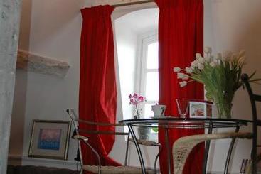 تختخواب و صبحانه Maison D Hôtes La Corne D Or