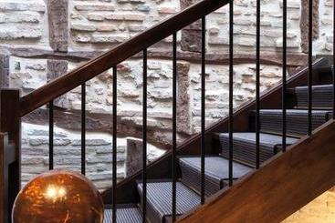 هتل Hôtel Le Griffon D'or