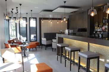 هتل Relais Saint Jacques  Chateauroux
