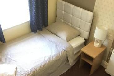 هاستل Jersey Accommodation And Activity Centre