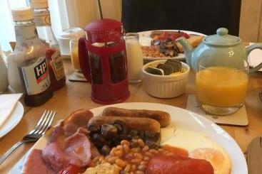 تختخواب و صبحانه Cliveden Guest House