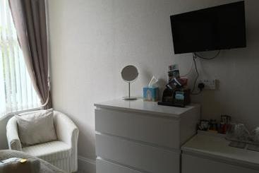 تختخواب و صبحانه Cliveden Guest House