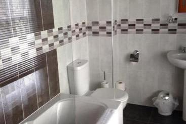 تختخواب و صبحانه Ferry House Lodge