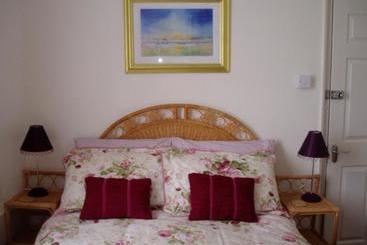 تختخواب و صبحانه The Corner House