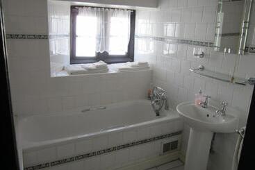 مبيت وإفطار The Crosskeys Inn