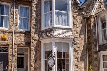 تختخواب و صبحانه Woodstock Guest House