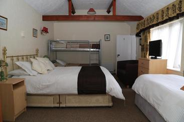 Ladywood House Bed And Breakfast