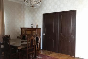 هاستل Eka Guest House