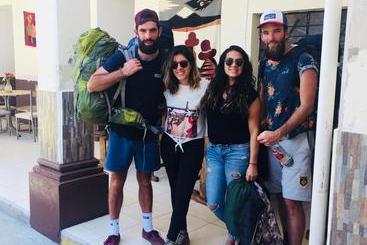 هاستل The Backpacker Hostal