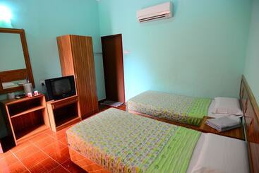 هتل Purnama Beach Resort