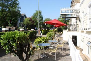 هتل Richmond Inn