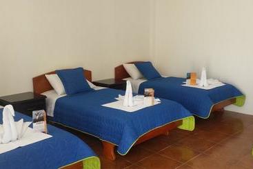 هاستل Hostal La Mirada Del Solitario George